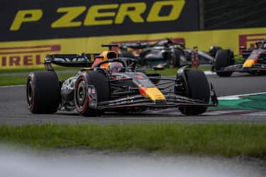 epa10877993 Dutch Formula One driver Max Verstappen of Red Bull Racing in action during the Qualifying of the Japanese Formula One Grand Prix in Suzuka, Japan, 23 September 2023. The 2023 Formula 1 Japanese Grand Prix is held at Suzuka Circuit racetrack on 24 September.  EPA/FRANCK ROBICHON