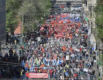 Corteo "Il rilancio di Torino parte da Mirafiori" organizzata da tutte le sigle sindacali, Torino, 12 aprile 2024 ANSA/ALESSANDRO DI MARCO