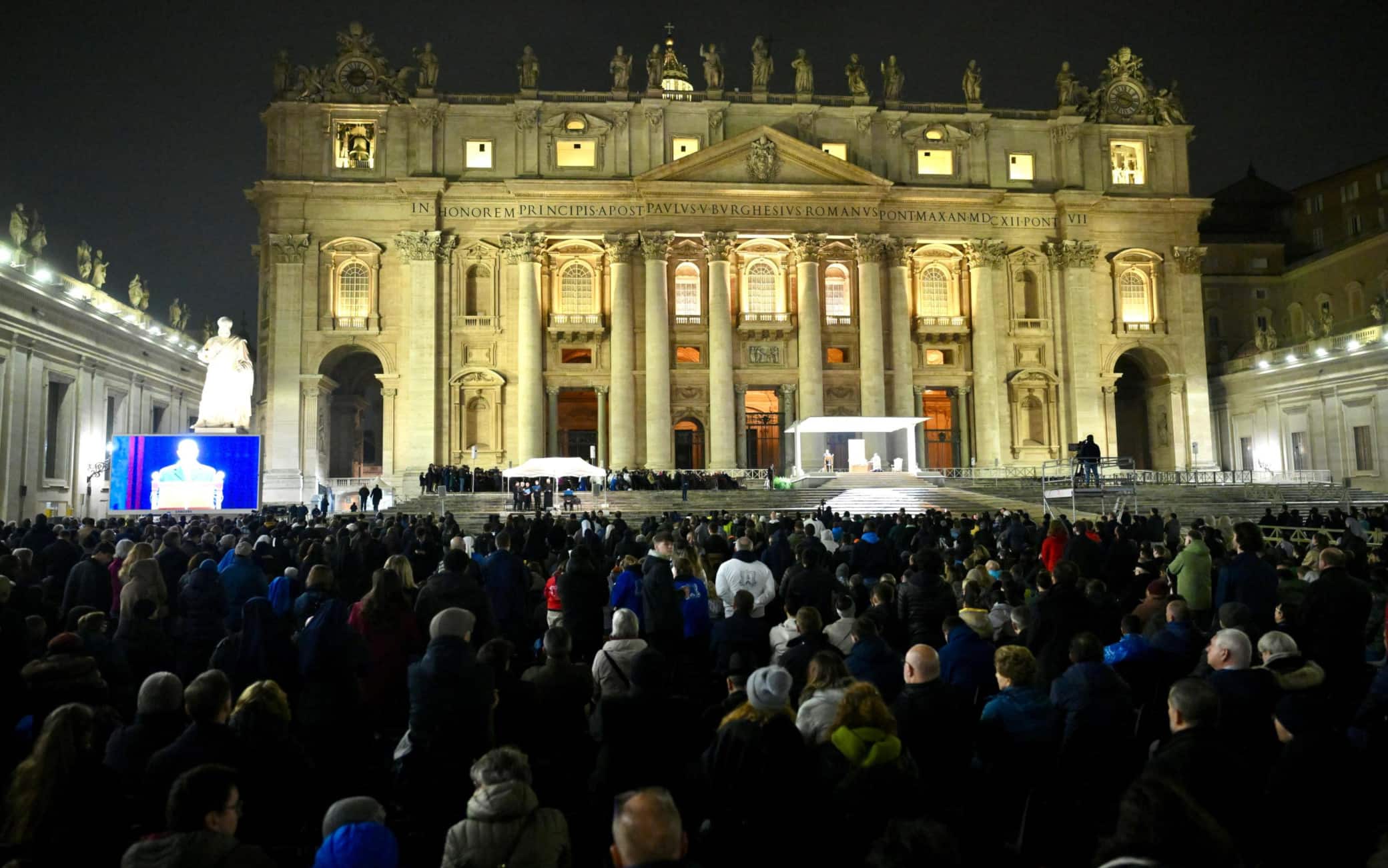 Faithful attend a prayer in St. Peter's Square, on the occasion of the prayer of the rosary for Pope Francis, Vatican City, 24 February 2025. The pope was admitted on 14 February due to a respiratory tract infection. ANSA/ALESSANDRO DI MEO