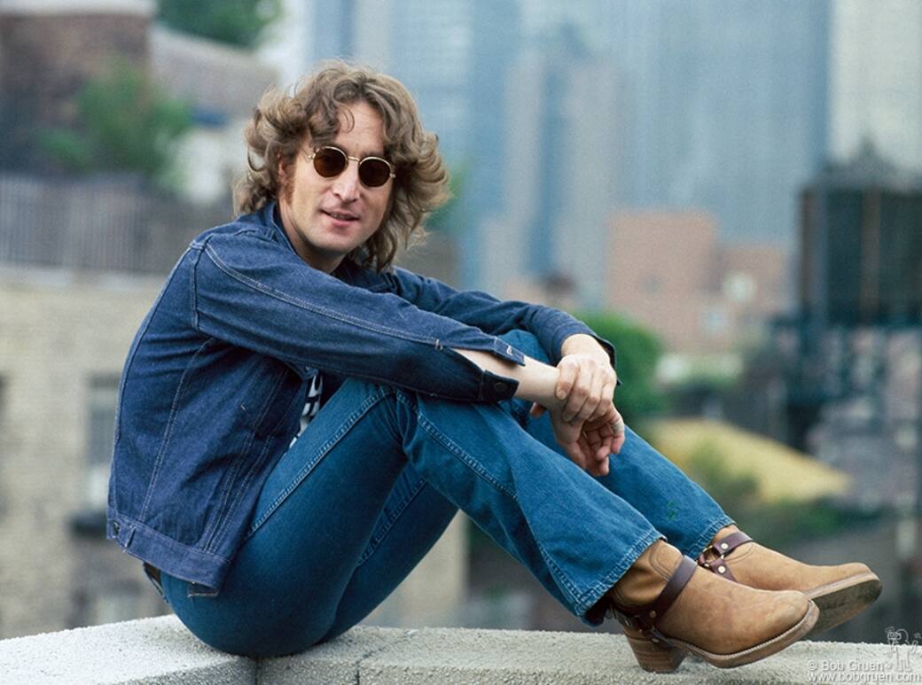 John_Lennon_1974_(c)_Bob_Gruen_-_www.bobgruen.com.jpg