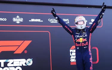 epa10879929 Dutch Formula One driver Max Verstappen of Red Bull Racing celebrates after winning the Formula One Japanese Grand Prix at Suzuka Circuit racetrack in Suzuka, Japan, 24 September 2023.  EPA/FRANCK ROBICHON