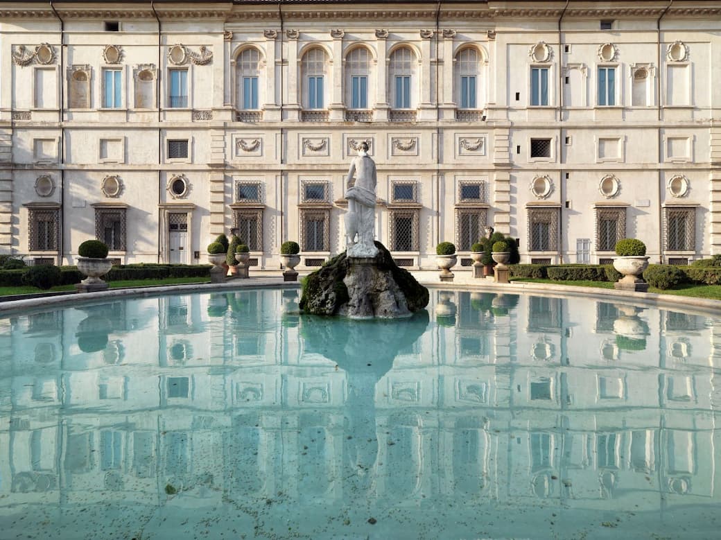 Roma, Fontana esterna - Galleria Borghese, ph. Luciano Romano ©Galleria Borghese