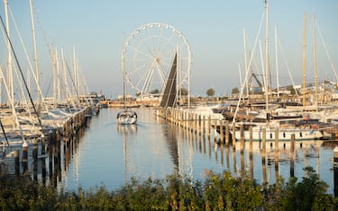 4. Passeggiare lungo la Darsena di Rimini