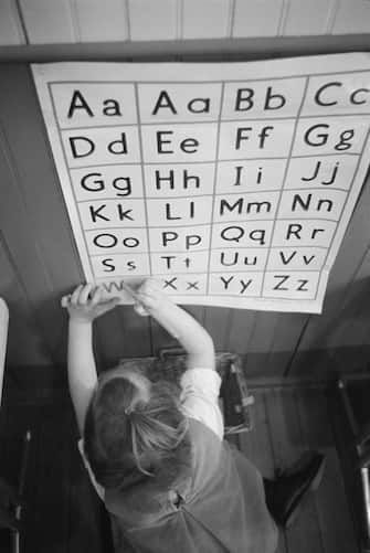 Un bambino a scuola