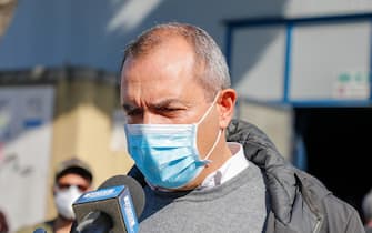Napoli: Whirlpool chiusura, discorso di Luigi de Magistris all'interno della fabbrica