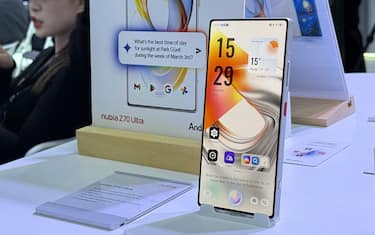 ZTE, un nuovo pieghevole ed efficienti soluzioni di connettività