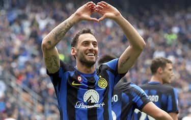 Inter Milan’s Hakan Calhanoglu jubilates after scoring goal of 1 to 0 during the Italian serie A soccer match between Fc Inter  and Torino at  Giuseppe Meazza stadium in Milan, 28 April 2024.
ANSA / MATTEO BAZZI