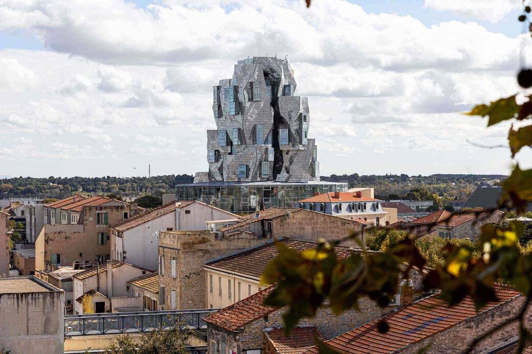 3._Luma_tower_(c)_ADRIAN_DEWEERDT.jpg