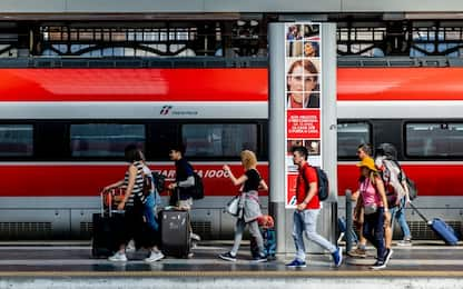 Coronavirus Italia: ridotti treni a lunga percorrenza, stop a notturni