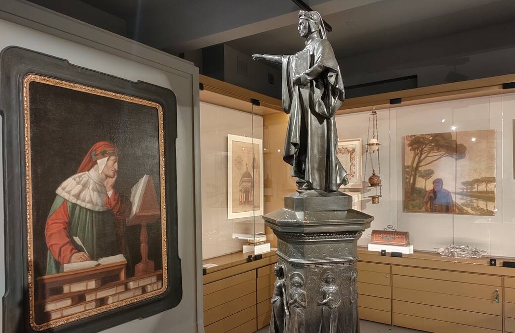 Seconda_sala_Casa_Dante_riallestita.jpg