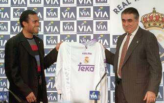 MD09-19980107-MADRID; French international soccer player Christian Karembeu is presented to media by Real Madrid's President Lorenzo Sanz at the Santiago Bernabeu stadium in Madrid, 07 January. Karembeu played for the Italian Serie A team Sampdoria Genoa before moving to the Spanish giant.   EPA HOTO / EFE / J.J. GUILLEN