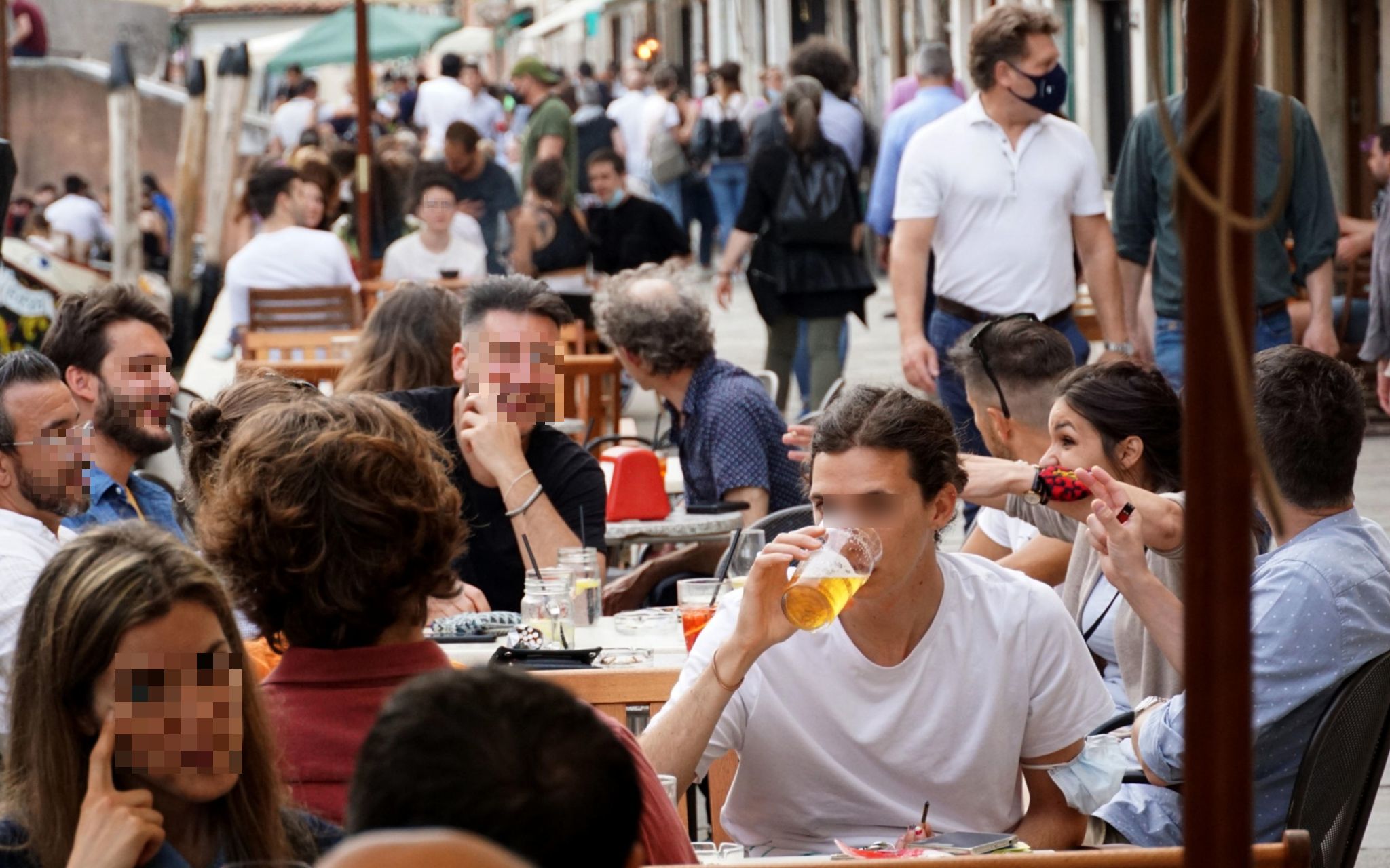 Ristorante in una zona bianca