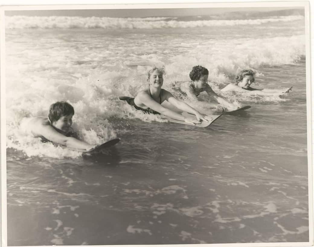 6._Surfers_in_Bude_in_1950_Photo_courtesy_of_Alex_Williams_collection_SURF_NMMC.jpg