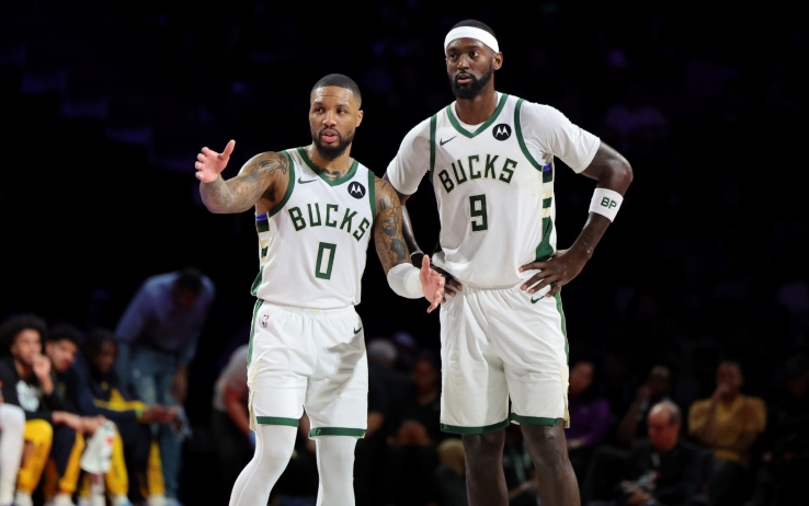 2) MILWAUKEE BUCKS: +245
