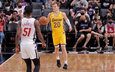 ESTATE 2021: TRAINING CAMP CON I LAKERS