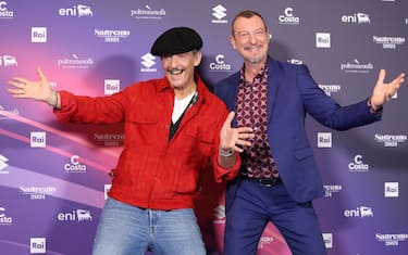 SANREMO, ITALY - FEBRUARY 10: Rosario Fiorello and Amadeus attend a photocall during the 74th Sanremo Music Festival 2024 at Teatro Ariston on February 10, 2024 in Sanremo, Italy. (Photo by Daniele Venturelli/Daniele Venturelli/Getty Images )