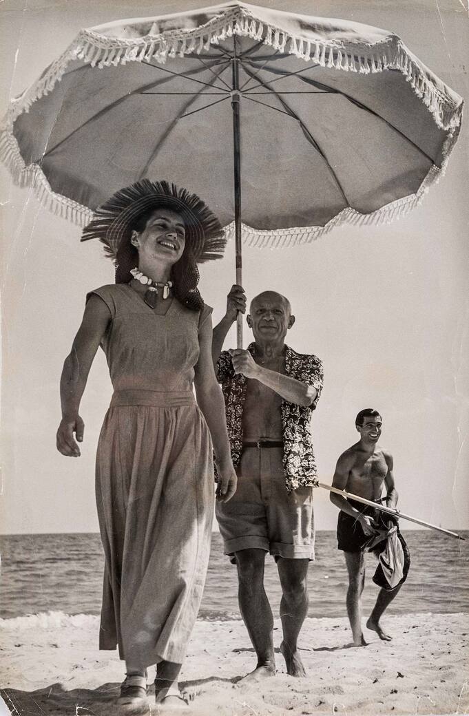 Robert Capa, Picasso Parade, 1948. Silver Print 20x31 cm