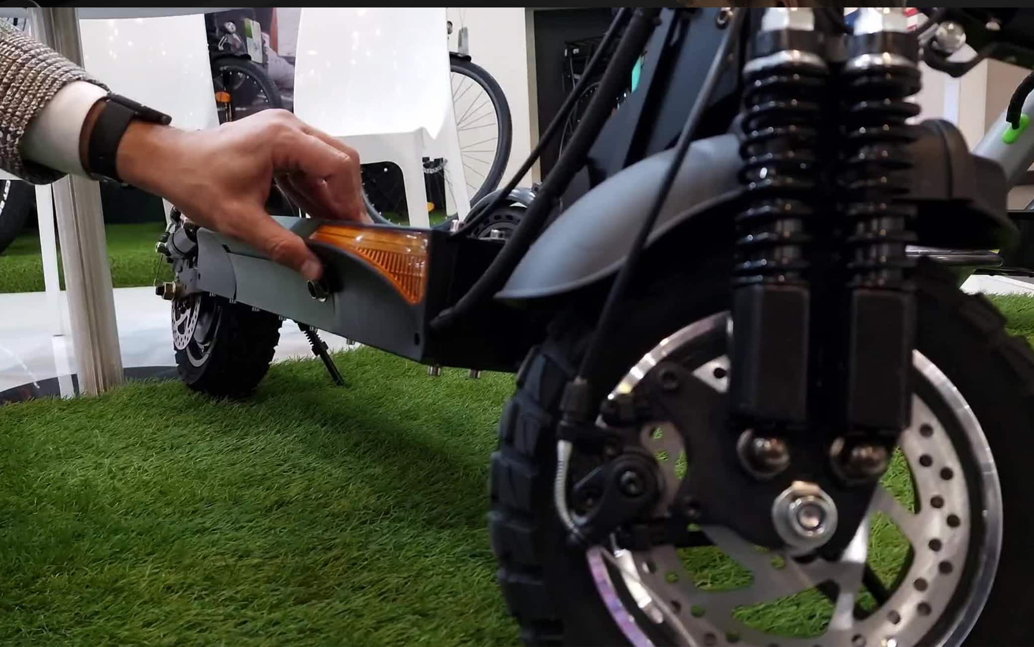 Il monopattino per l'off-road di EMG