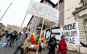 Le manifestazioni per la pace a Roma e Milano