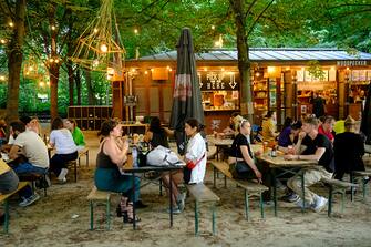 BRUSSELS, BELGIUM - JUNE 14: People enjoy a warm evening in early Summer in the Brussels Park on June 14, 2023 in Brussels, Belgium. (Photo by Thierry Monasse/Getty Images)