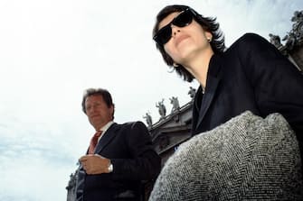 VATICAN CITY, VATICAN - MAY 1: Italian singer Giorgia, flanked by her father, leaves S. Peter's Square after a concert for Pope John Paul II on May 1, 1995 in Vatican City - Vatican . (Photo by Franco Origlia/Getty Images)