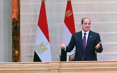 epa11255586 A handout photo made available by the Egyptian Presidency, shows Egyptian President Abdel Fattah al-Sisi during the swearing in ceremony for his third term, before the House of Representatives at Al-Ittihadiya palace in the New Administrative Capital eats of Cairo, Egypt, 02 April  2024. President al-Sisi had won the presidential elections with 89,6%. His third term lasts until 2030.  EPA/HANDOUT HANDOUT  HANDOUT EDITORIAL USE ONLY/NO SALES HANDOUT EDITORIAL USE ONLY/NO SALES