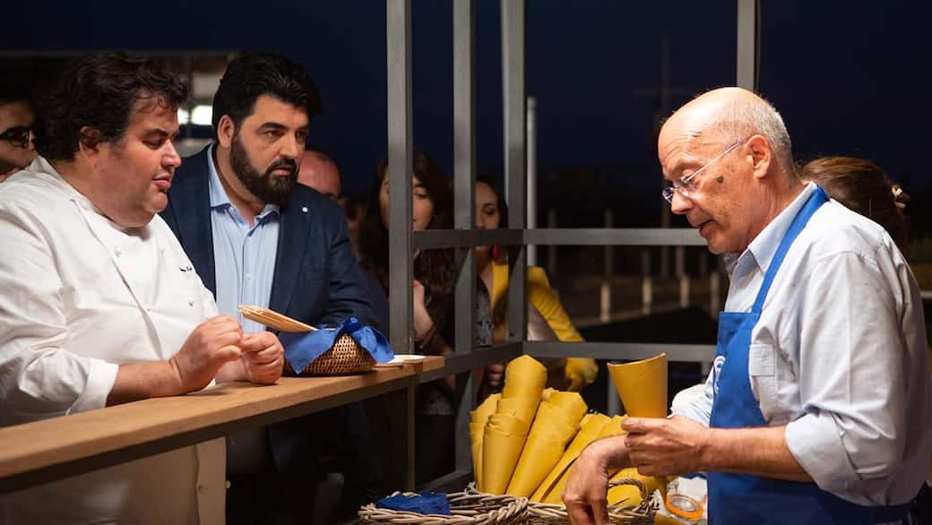 Esterna a Vico Equense: Vincenzo con chef Esposito e Chef Cannavacciuolo
