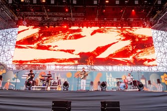 Giorgio Poi sul palco de La Prima Estate
