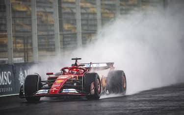 GP Brasile: Leclerc 5° tiene dietro le McLaren
