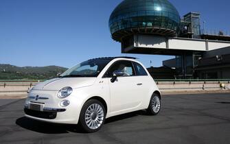 TURIN, ITALY - JULY 04:  The new Fiat 500 car is on display at the Lingotto testing circuit after a presentation to the Italian Prime Minister on July 04, 2007 in Turin, Italy. Fiat launched the new Fiat 500 exactly 50 years after the very first model was produced in Turin.  (Photo by Giuseppe Cacace /Getty Images)