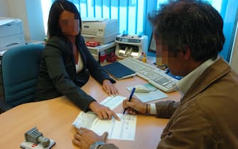 Cliente firma documenti