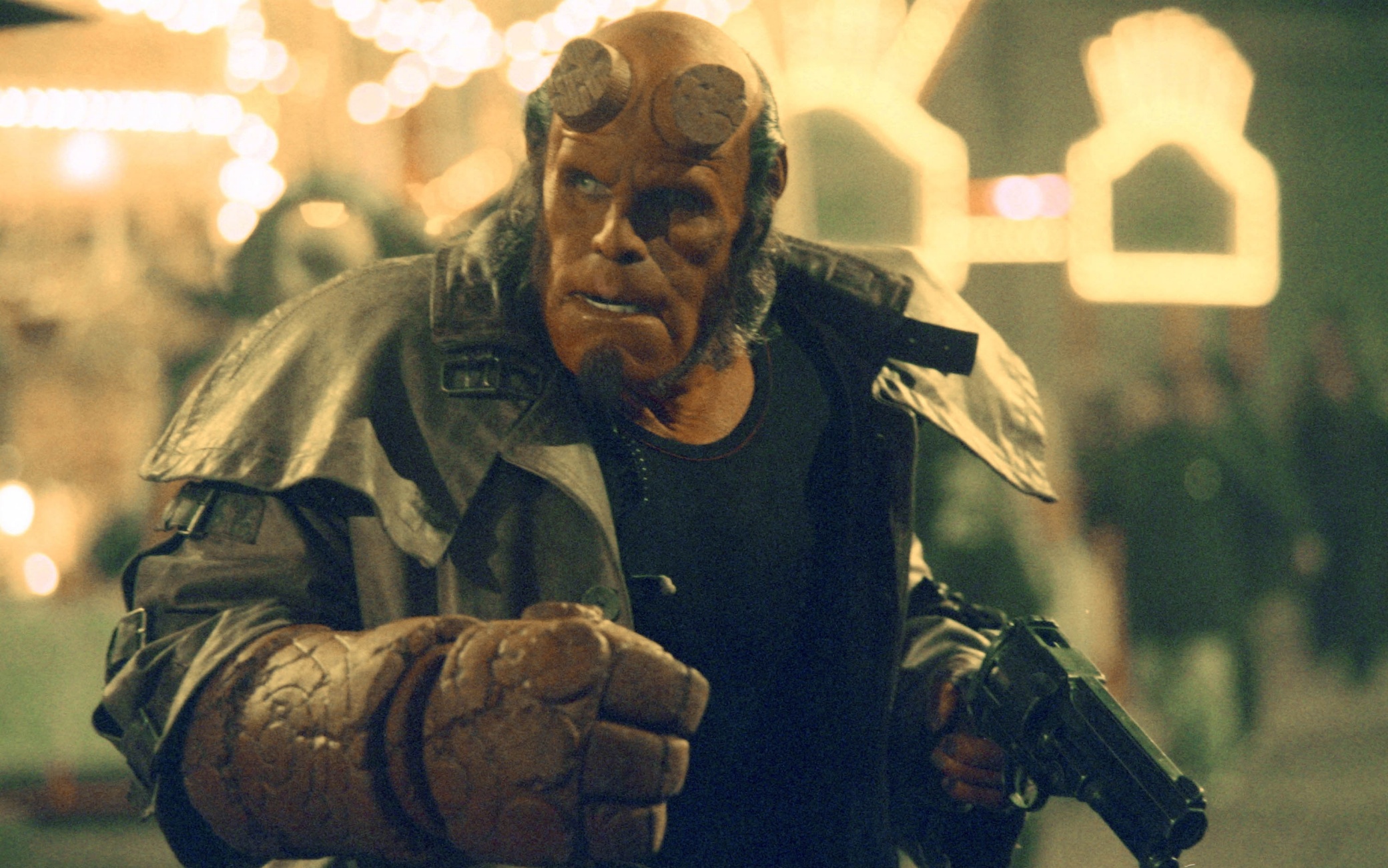 guillermo del toro film hellboy guillermo del toro film hellboy