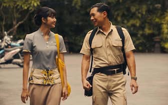 Tayme Thapthimthong in una scena di The White Lotus 3
