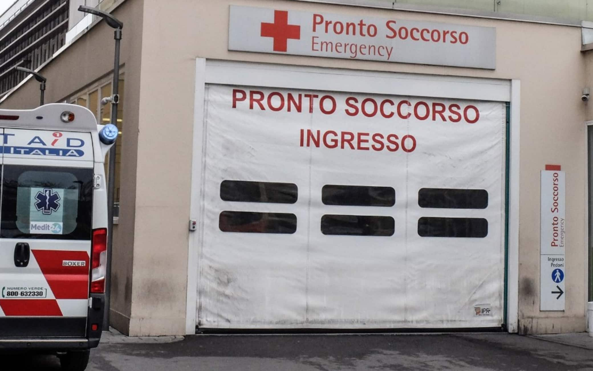 Influenza, +30% di accessi nei Pronto soccorso. Polemiche su 'inadeguata'  campagna vaccini