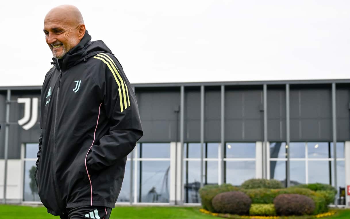 https://static.sky.it/editorialimages/7010d488be47e2bfafc850e7c8898001f5422c22/skysport/it/calcio/serie-a/2025/11/01/luciano-spalletti-juventus-cremonese-carriera/spalletti_GETTY_allenamento_juventus.jpg?im=Resize,width=1218