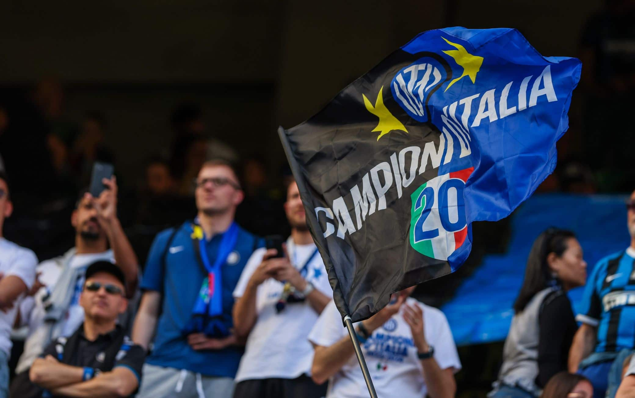 Inter sotto dopo 45', ma è sempre festa tricolore a San Siro