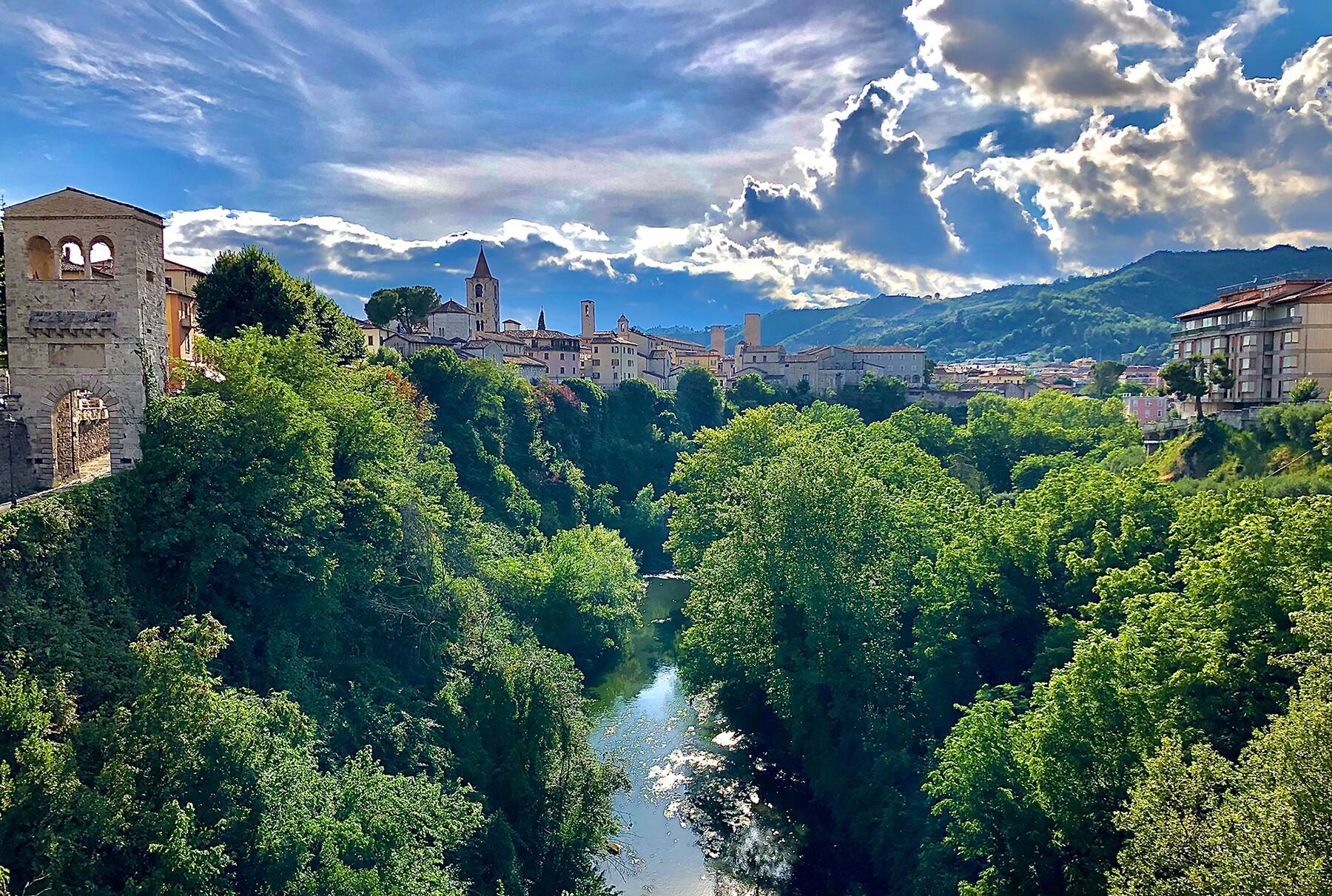 Ascoli_Piceno._Photo_by_Marco_Faccini_on_Unsplash.jpg