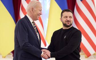 Joe Biden e Volodymyr Zelensky