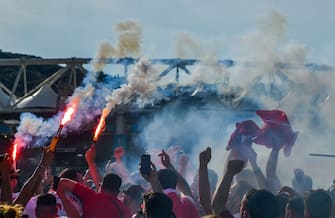 Tifosi turchi prima della partita Turchia-Italia