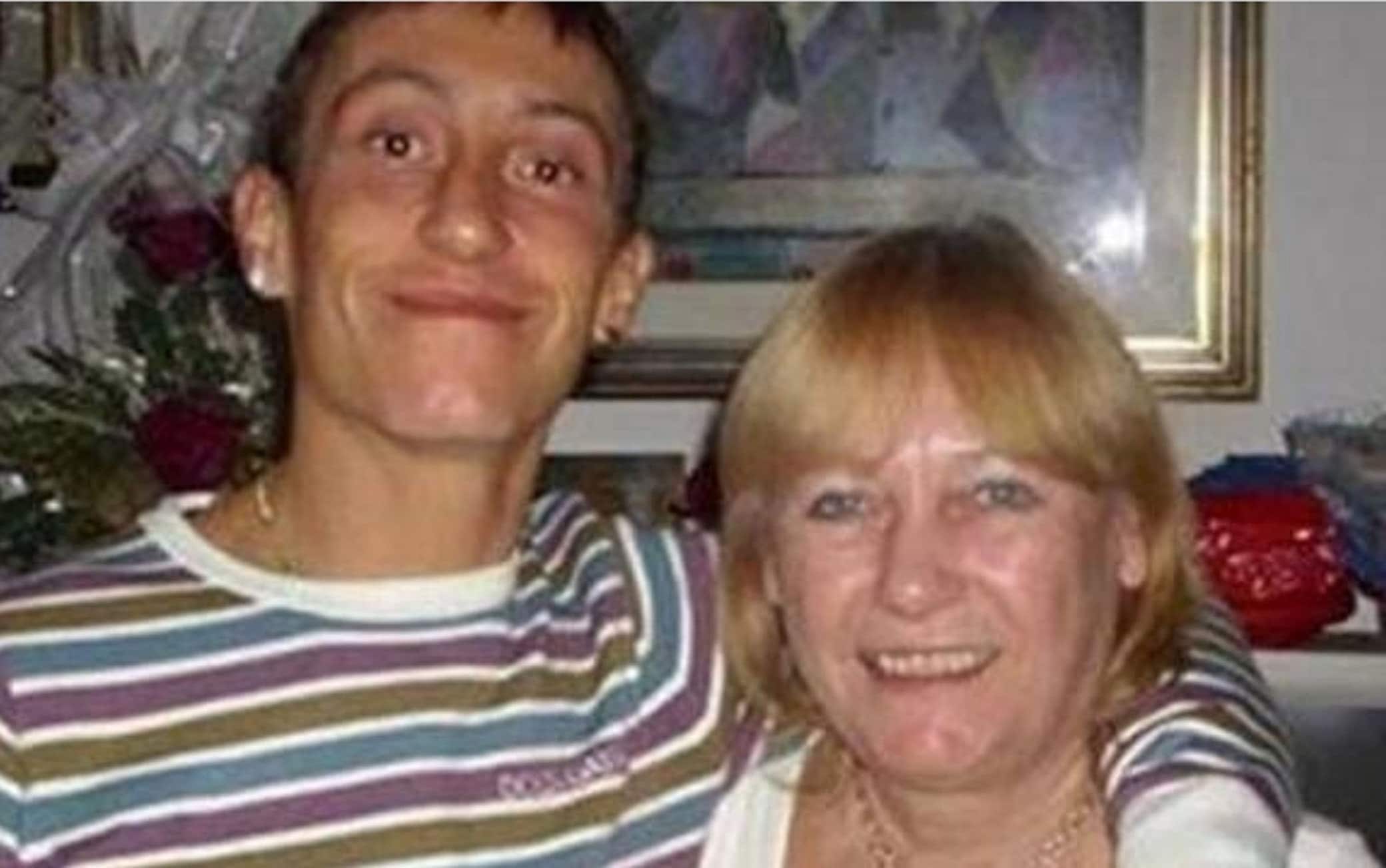 Stefano Cucchi e la madre Rita Calore nella foto pubblicata da Ilaria Cucchi su Instagram Stefano Cucchi e la madre Rita Calore