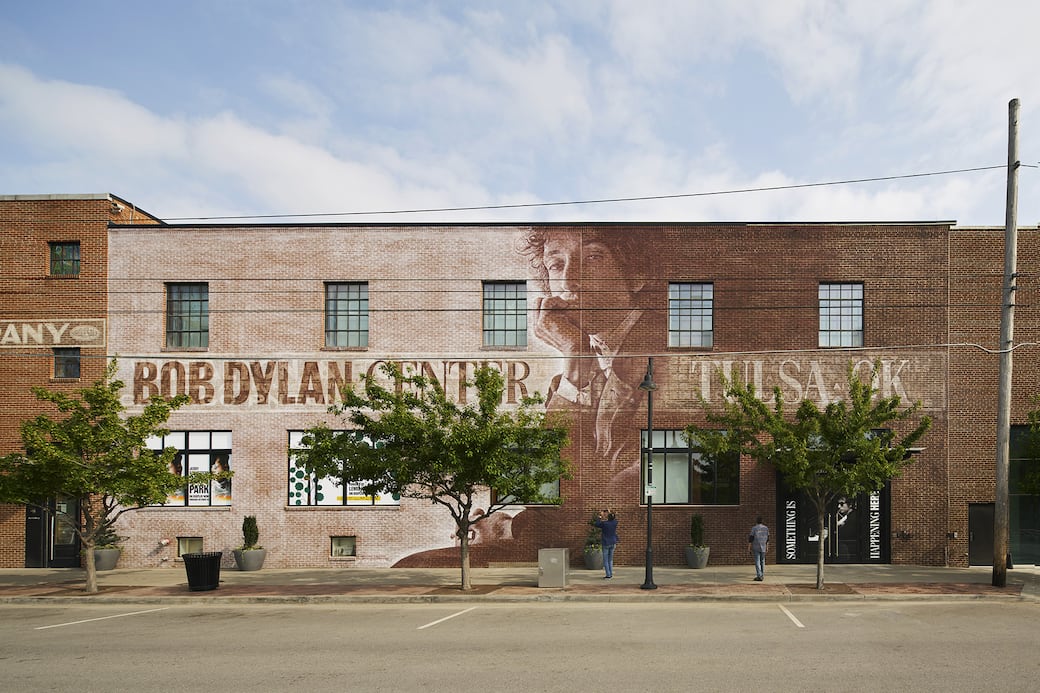 Bob_Dylan_Center._Ph_Matthew_Millman_.jpg