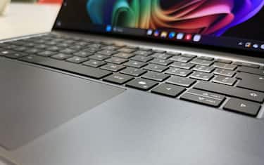 La tastiera, lo schermo, la webcam