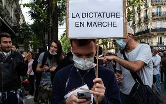 Green pass, proteste in Francia per le misure introdotte da Macron