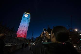 LONDON, UNITED KINGDOM - MAY 04: The Elizabeth Tower, commonly known as Big Ben, is illuminated with lights ahead of the coronation of King Charles III held in May 06 in London, United Kingdom, on May 04, 2023. (Photo by Rasid Necati Aslim/Anadolu Agency via Getty Images)