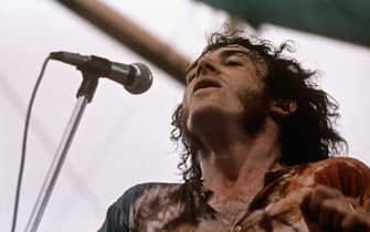 WOODSTOCK, USA - British rock/blues singer Joe Cocker at Woodstock music festival on August 1969. (Photo by STILLS/Gamma-Rapho via Getty Images)
