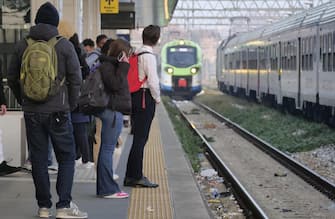 Kaos trasporti a Bergamo con grandi disagi per i passeggeri, causa lavori ristrutturazione della stazione ferroviaria e il raddoppio della linea Bergamo Ponte San Pietro.