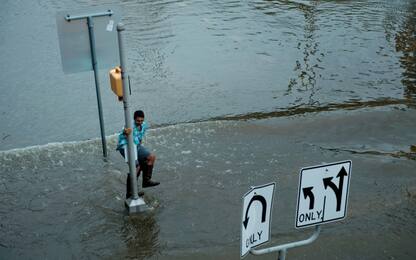 Harvey, sindaco Houston: clandestini chiedete aiuto, no a deportazioni