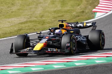 epa11263491 Red Bull Racing driver Max Verstappen of the Netherlands in action during the Formula One Japanese Grand Prix at the Suzuka International Racing Course in Suzuka, Japan, 07 April 2024.  EPA/FRANCK ROBICHON
