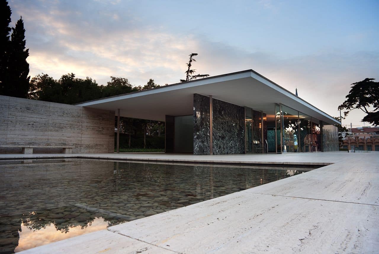 Mies-van-Der-Rohe-The_Barcelona_Pavilion.jpg