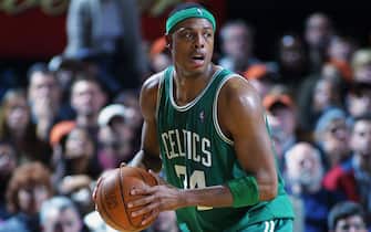 NEW YORK - NOVEMBER 2:  Paul Pierce #34 of the Boston Celtics looks to pass during the NBA game against the New York Knicks at Madison Square Garden on November 2, 2002 in New York, New York.  The Celtics won 117-107.   NOTE TO USER: User expressly acknowledges and agrees that, by downloading and/or using this Photograph, User is consenting to the terms and conditions of the Getty Images License Agreement.  Mandatory Copyright Notice:  Copyright 2002 NBAE  (Photo by Ray Amati/NBAE via Getty Images)